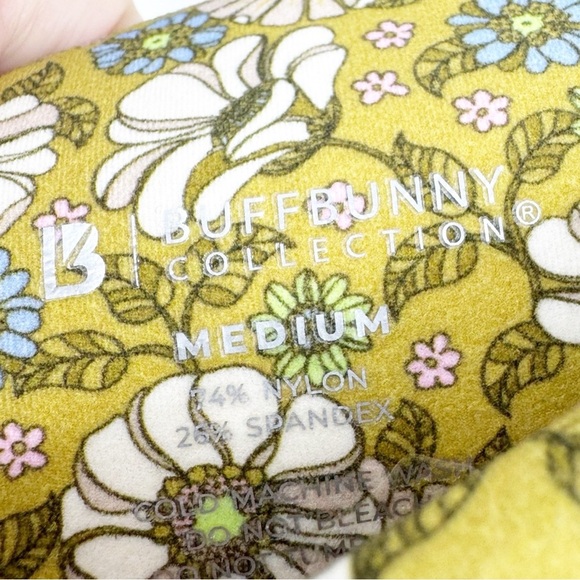 ✅ BuffBunny Rosa Pocket Legging - Green Petal Print Size MEDIUM workout YOGA - Picture 8 of 8